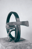 Martín Chirino, "Cruz y Pensamiento. Sobre el Barroco I", 2006 hierro forjado 35 x 29 x 34 cm.